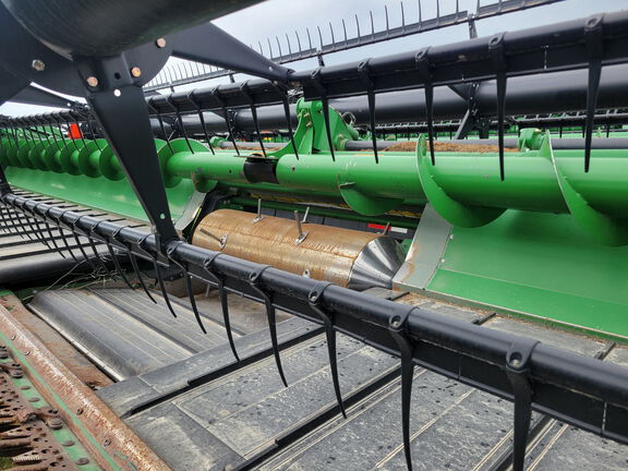 2013 John Deere 635D Header Combine