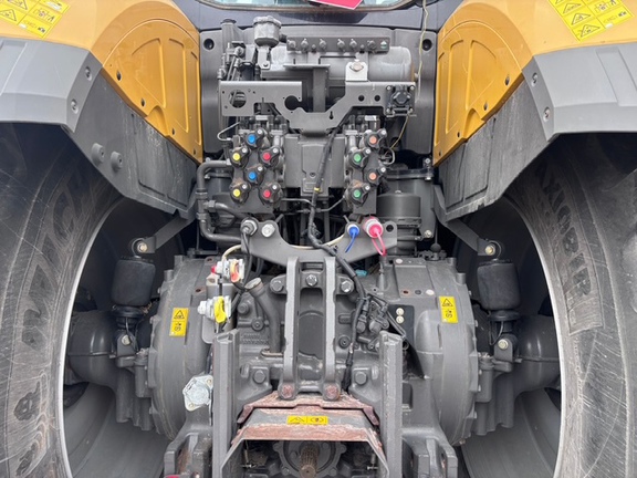 2016 Challenger 1050 Tractor