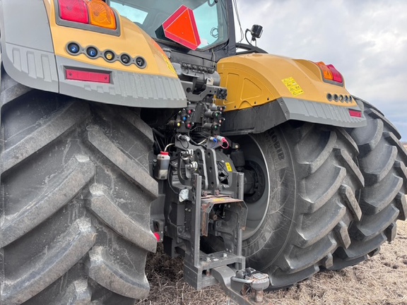 2016 Challenger 1050 Tractor