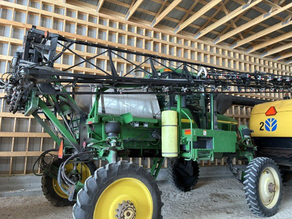 1999 John Deere 4700 Sprayer/High Clearance
