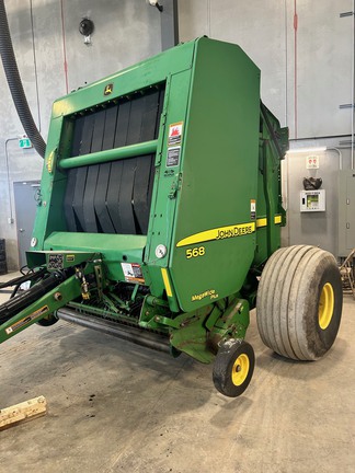 2009 John Deere 568 Baler/Round