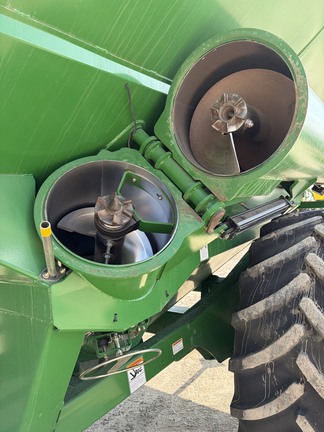 2018 Brandt 1020XR Grain Cart