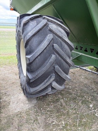 2015 Brent 1084 Grain Cart