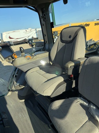 2020 John Deere 7R 210 Tractor