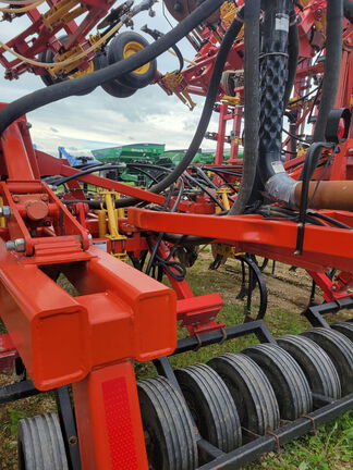 2007 Bourgault 5710 Air Seeder