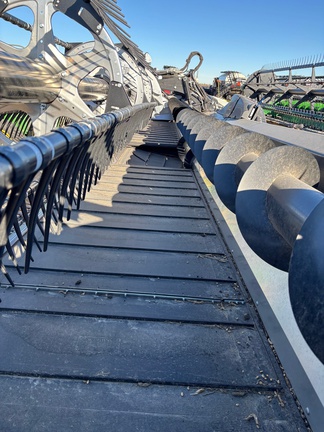 2022 MacDon FD235 Header Combine