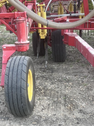 2026 Bourgault 8910 Chisel Plow
