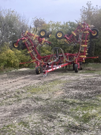2026 Bourgault 8910 Chisel Plow