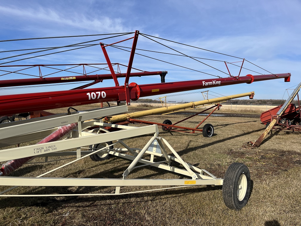 2022 Farm King 1070 Grain Auger