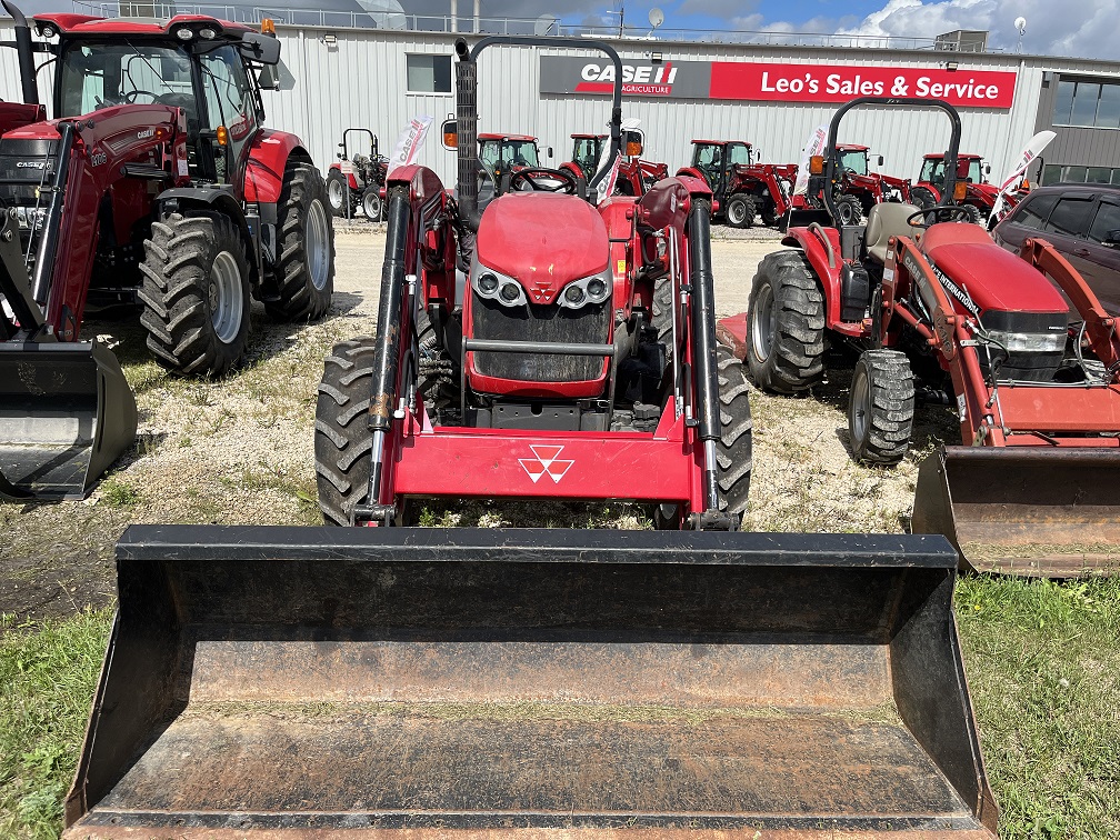 2014 Massey Ferguson 4609 Tractor