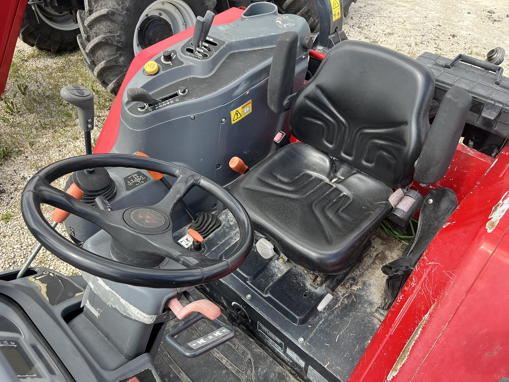 2014 Massey Ferguson 4609 Tractor