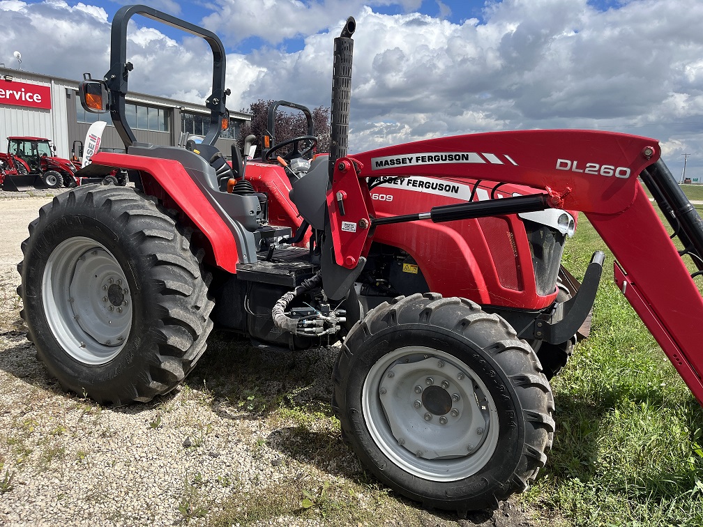 2014 Massey Ferguson 4609 Tractor