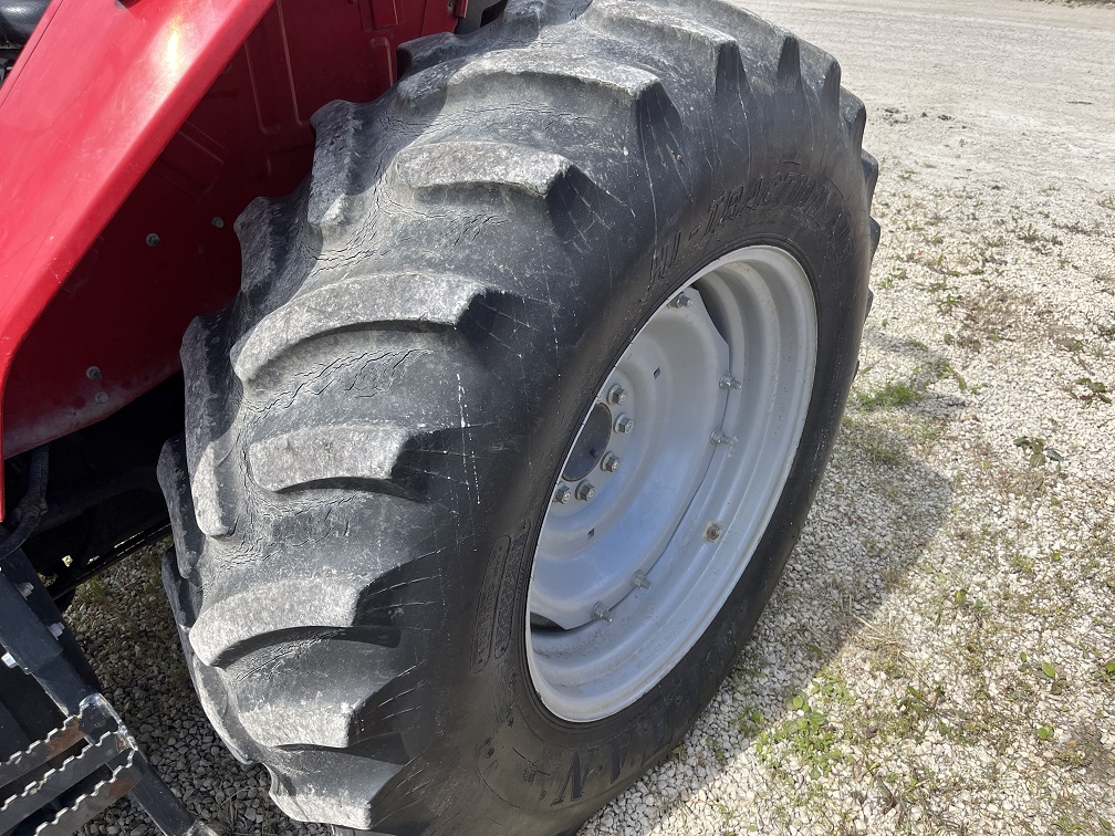 2014 Massey Ferguson 4609 Tractor