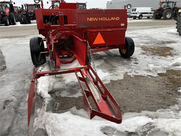 2003 New Holland 575 Baler/Square