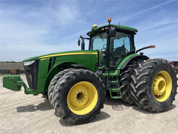 2011 John Deere 8360R Tractor