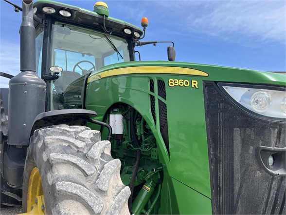 2011 John Deere 8360R Tractor