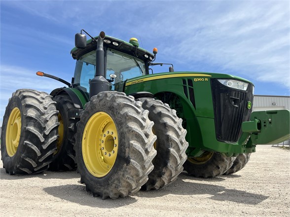 2011 John Deere 8360R Tractor