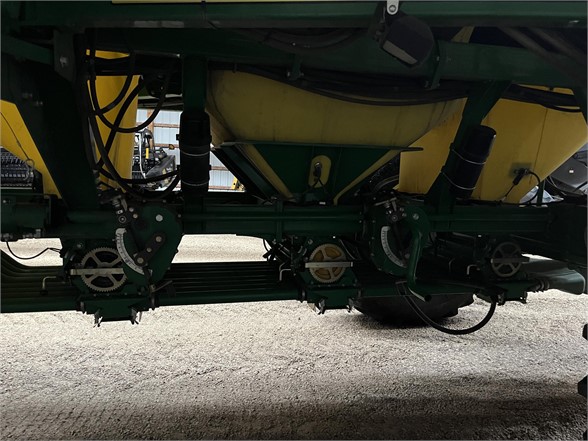 2012 John Deere 1890 Air Seeder