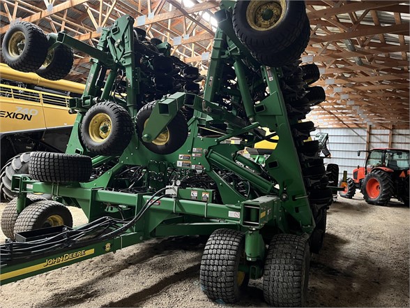 2012 John Deere 1890 Air Seeder