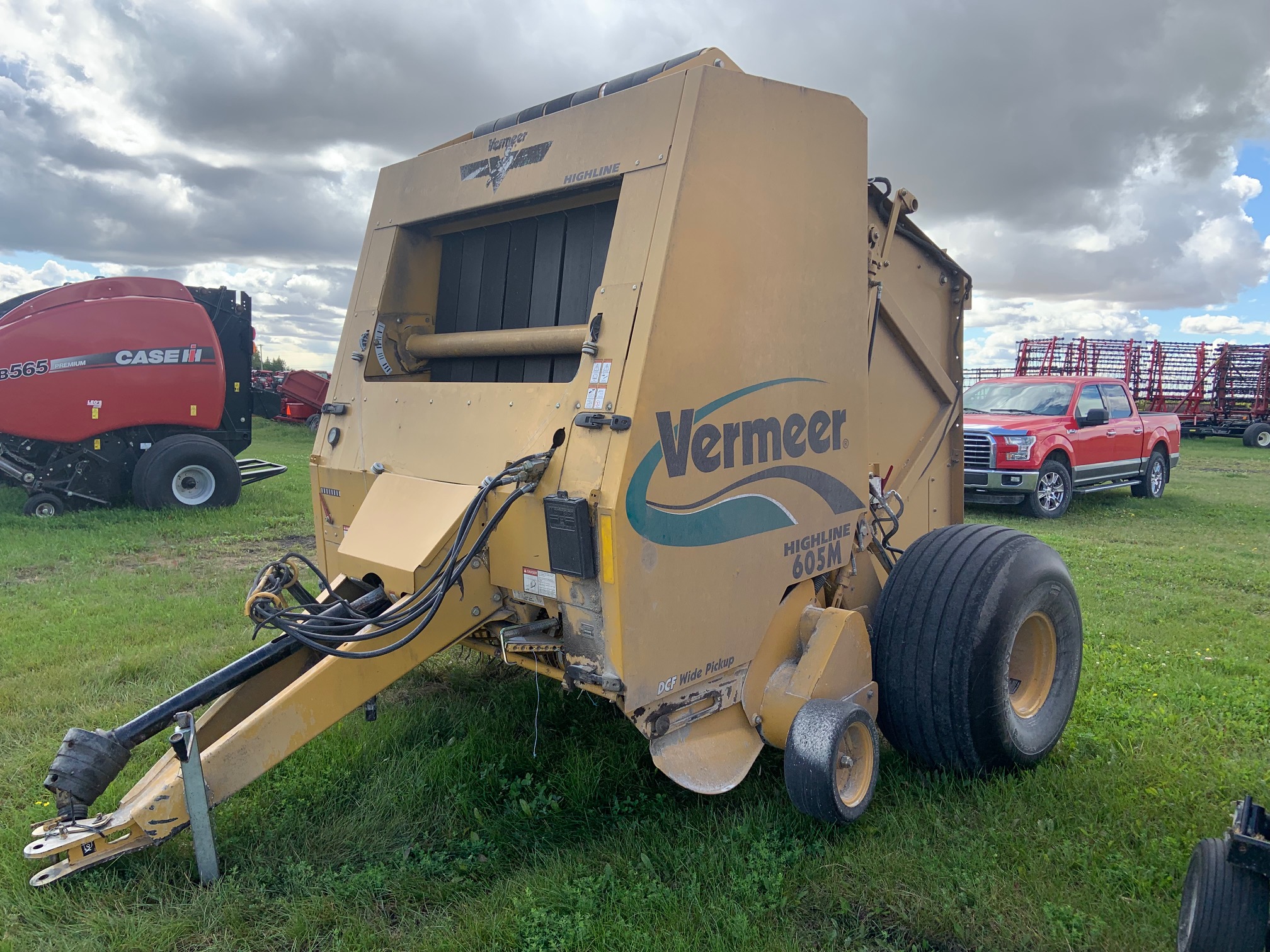 2008 Vermeer 605M Baler/Round