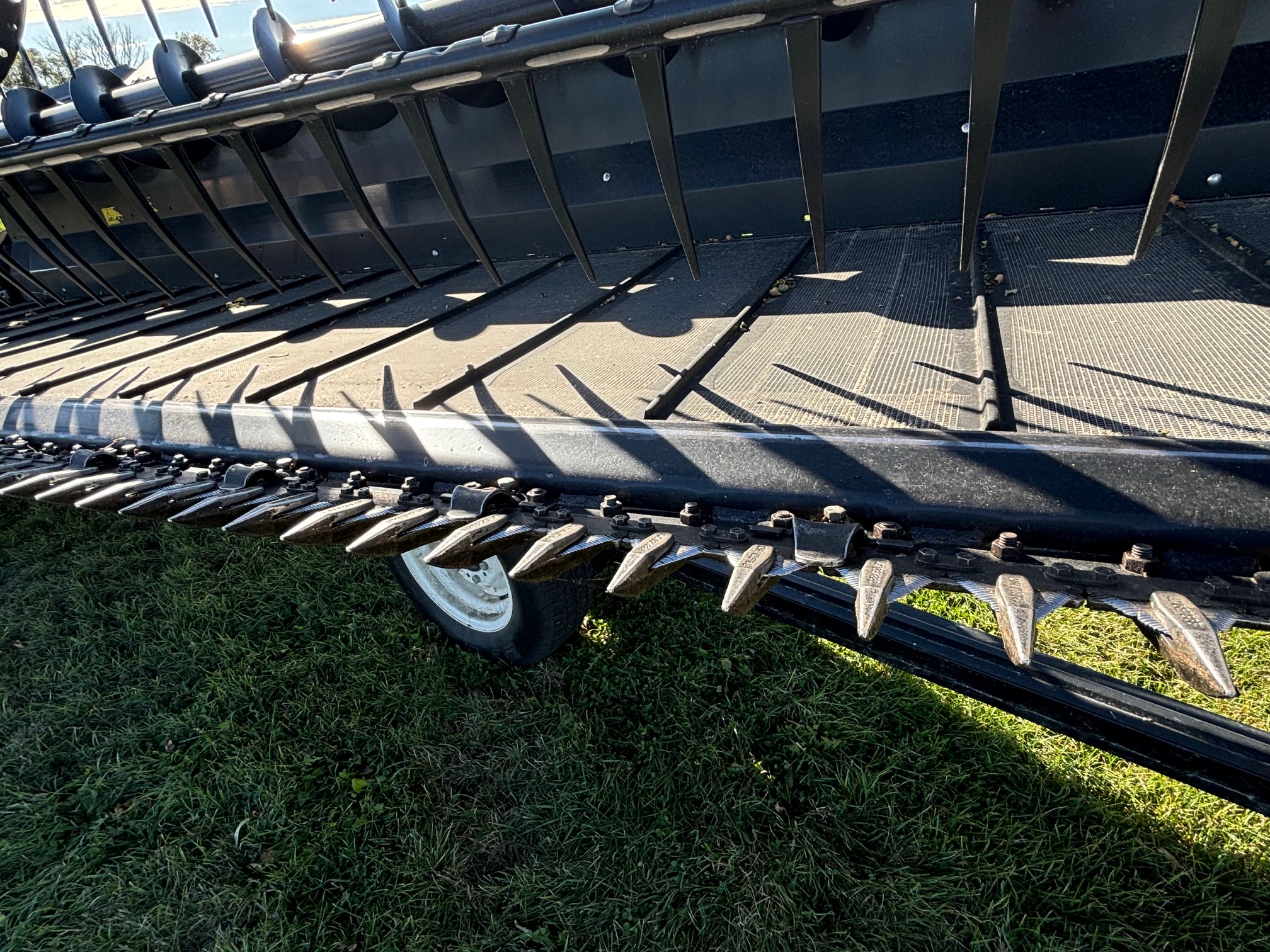 2013 MacDon FD75 Header Combine