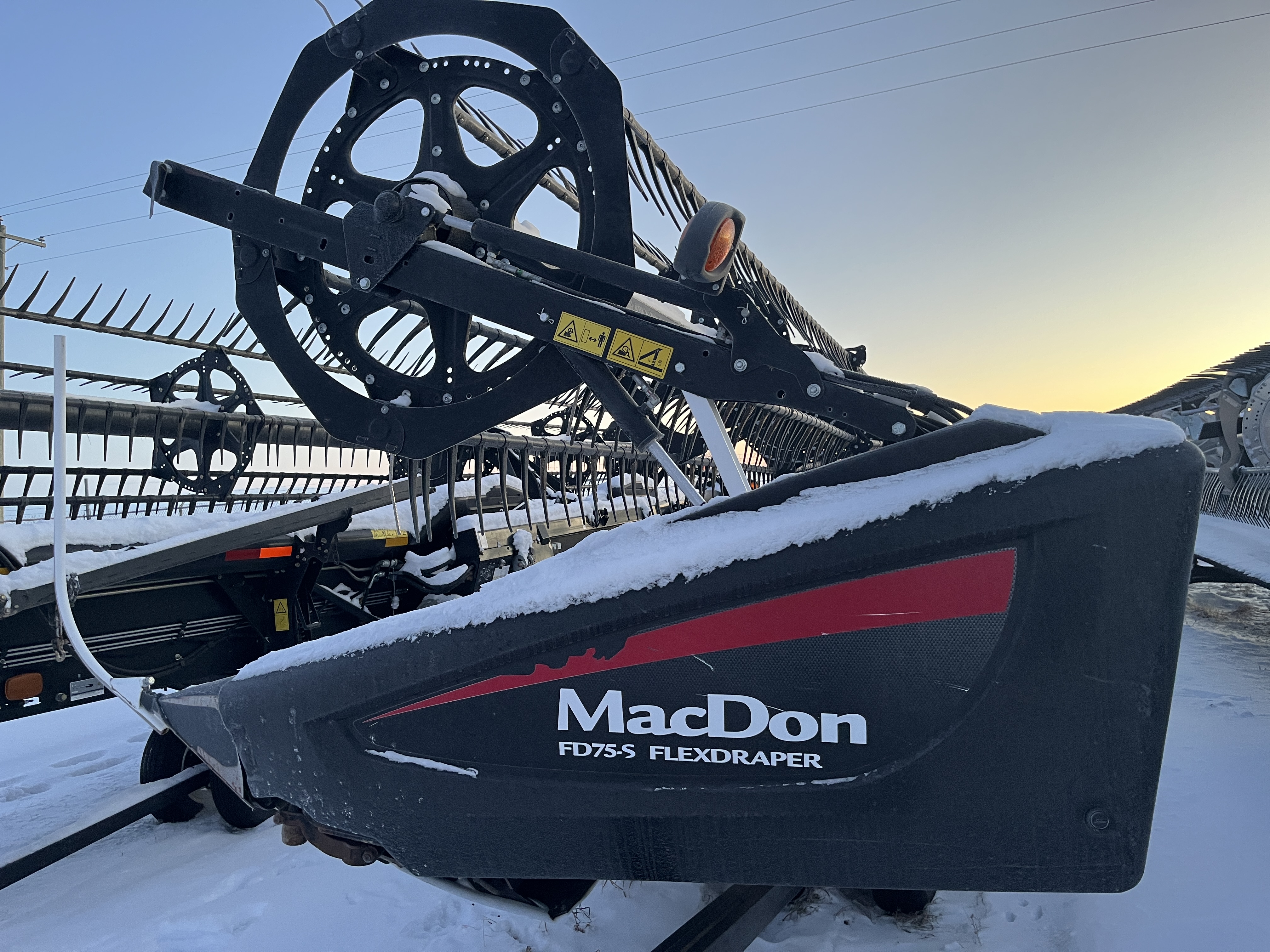 2018 MacDon FD75-35 Header Combine