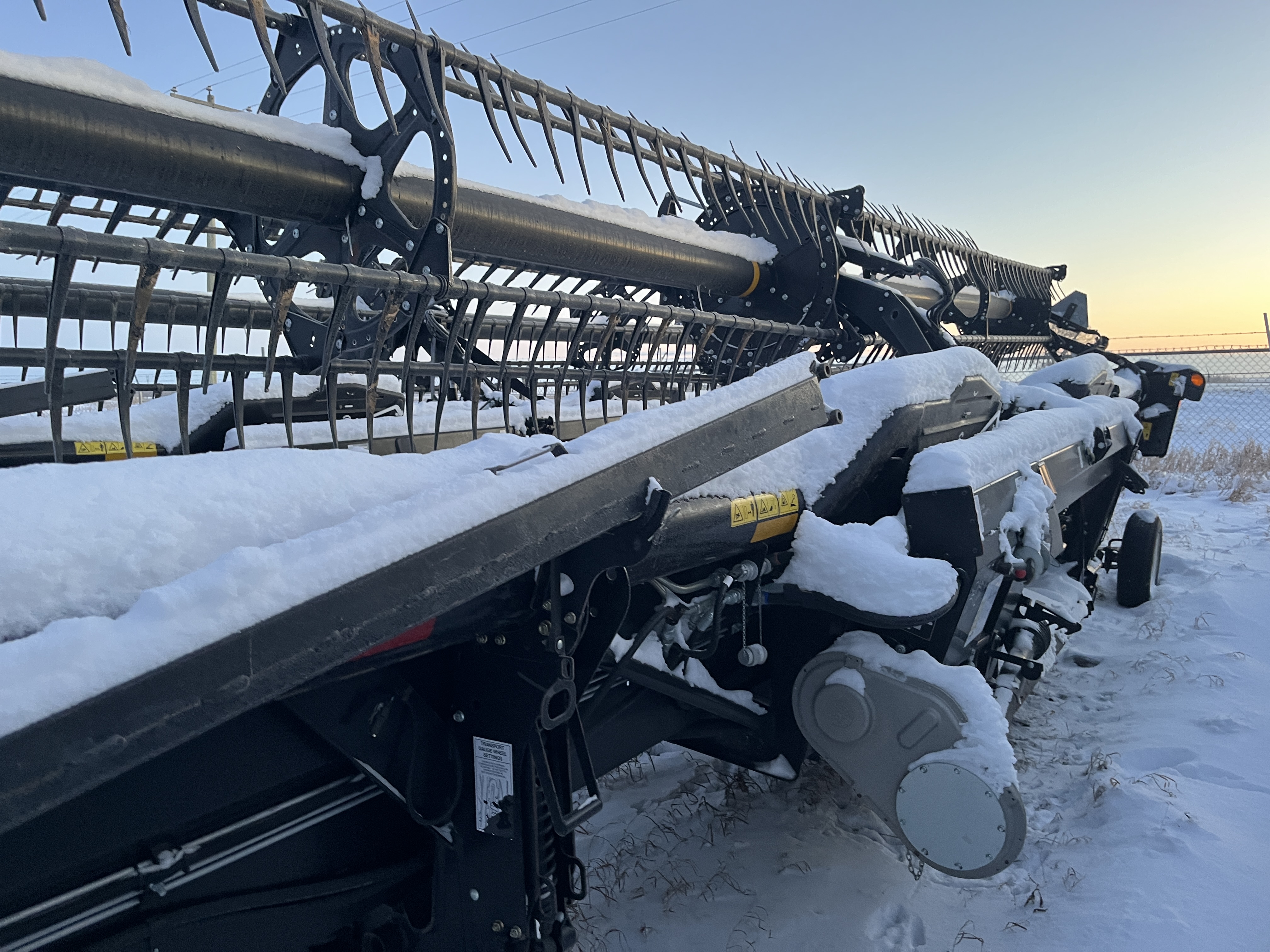 2018 MacDon FD75-35 Header Combine