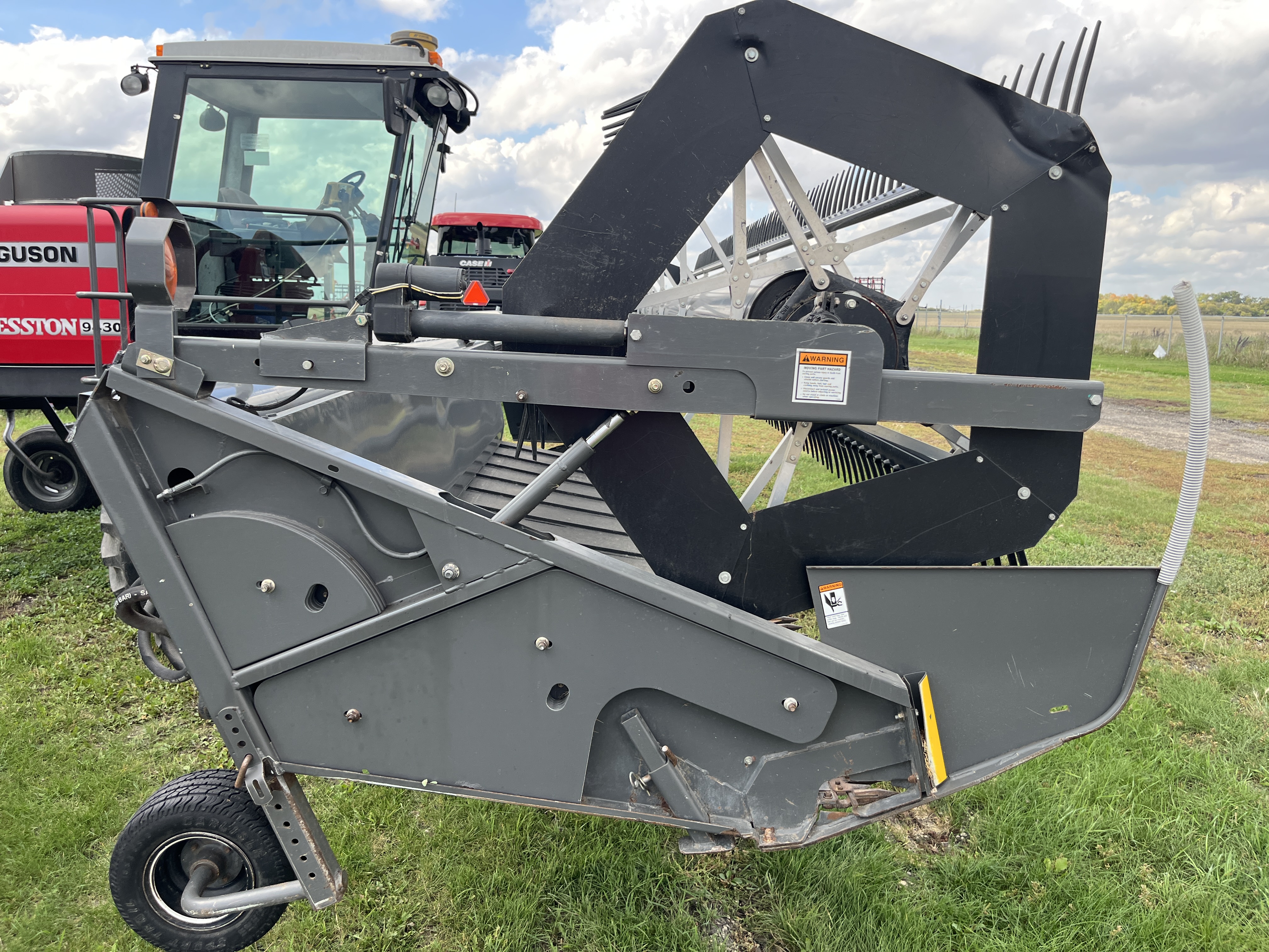 2011 Massey Ferguson 9430 Windrower