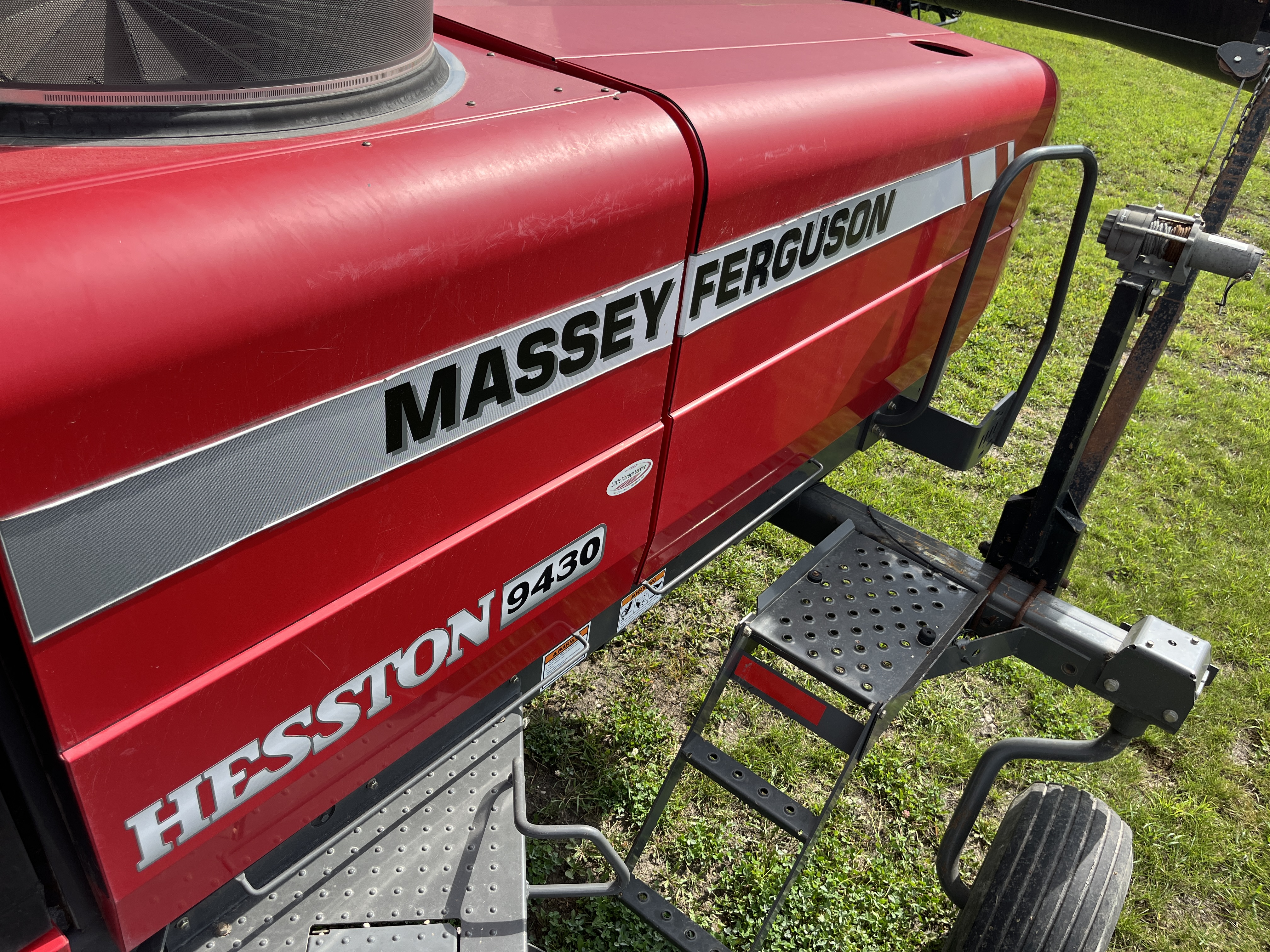 2011 Massey Ferguson 9430 Windrower