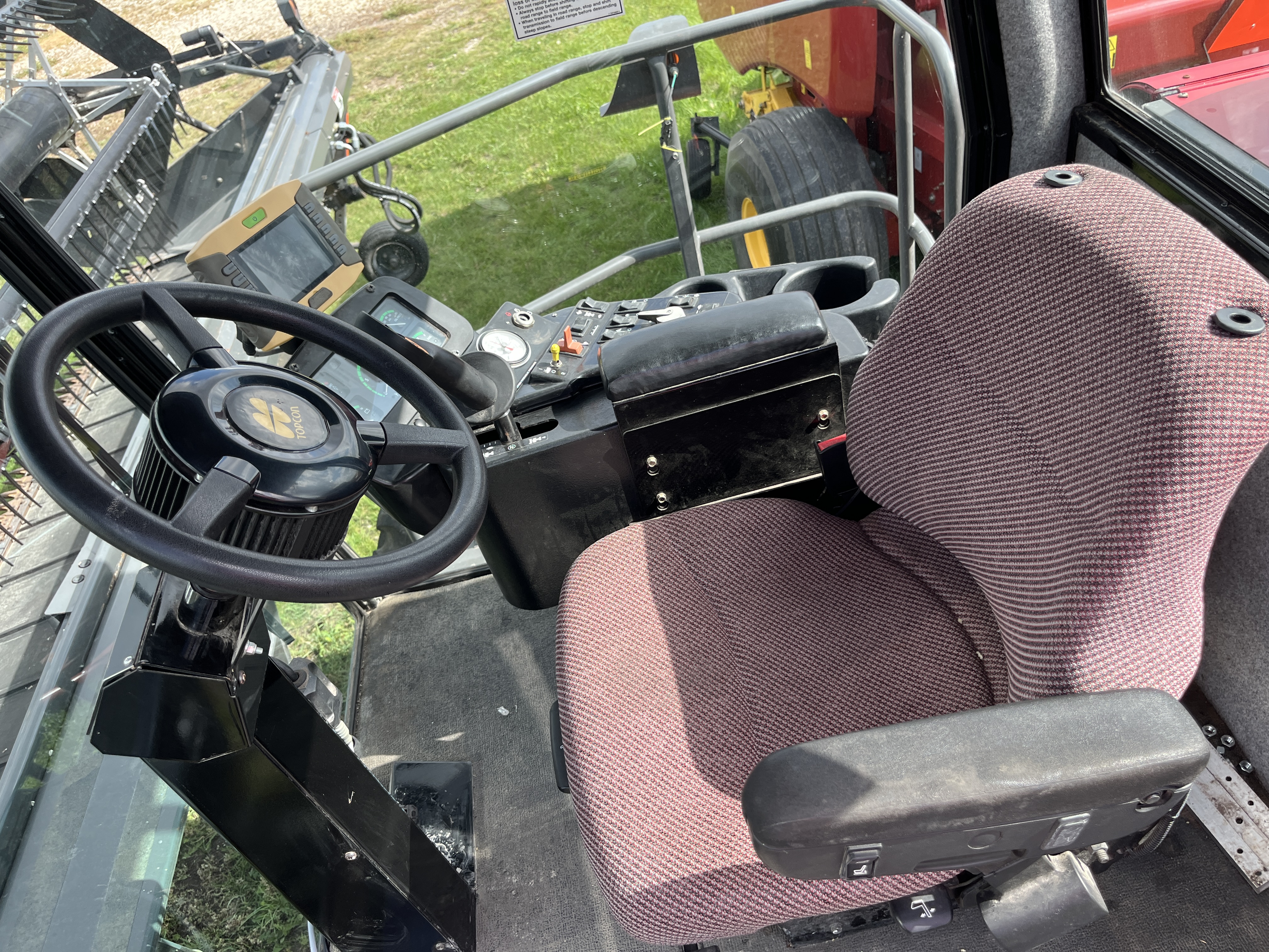 2011 Massey Ferguson 9430 Windrower