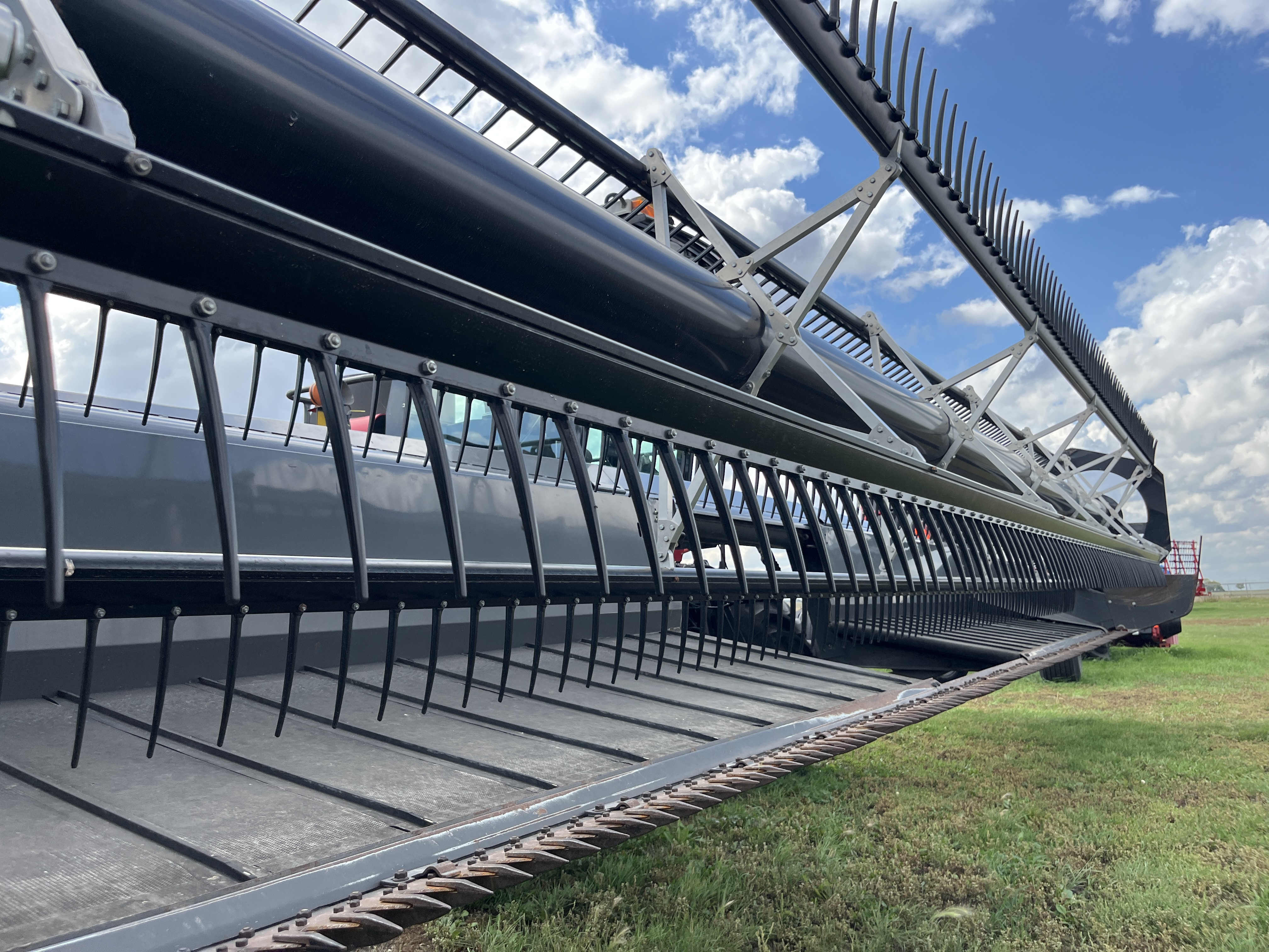 2011 Massey Ferguson 9430 Windrower