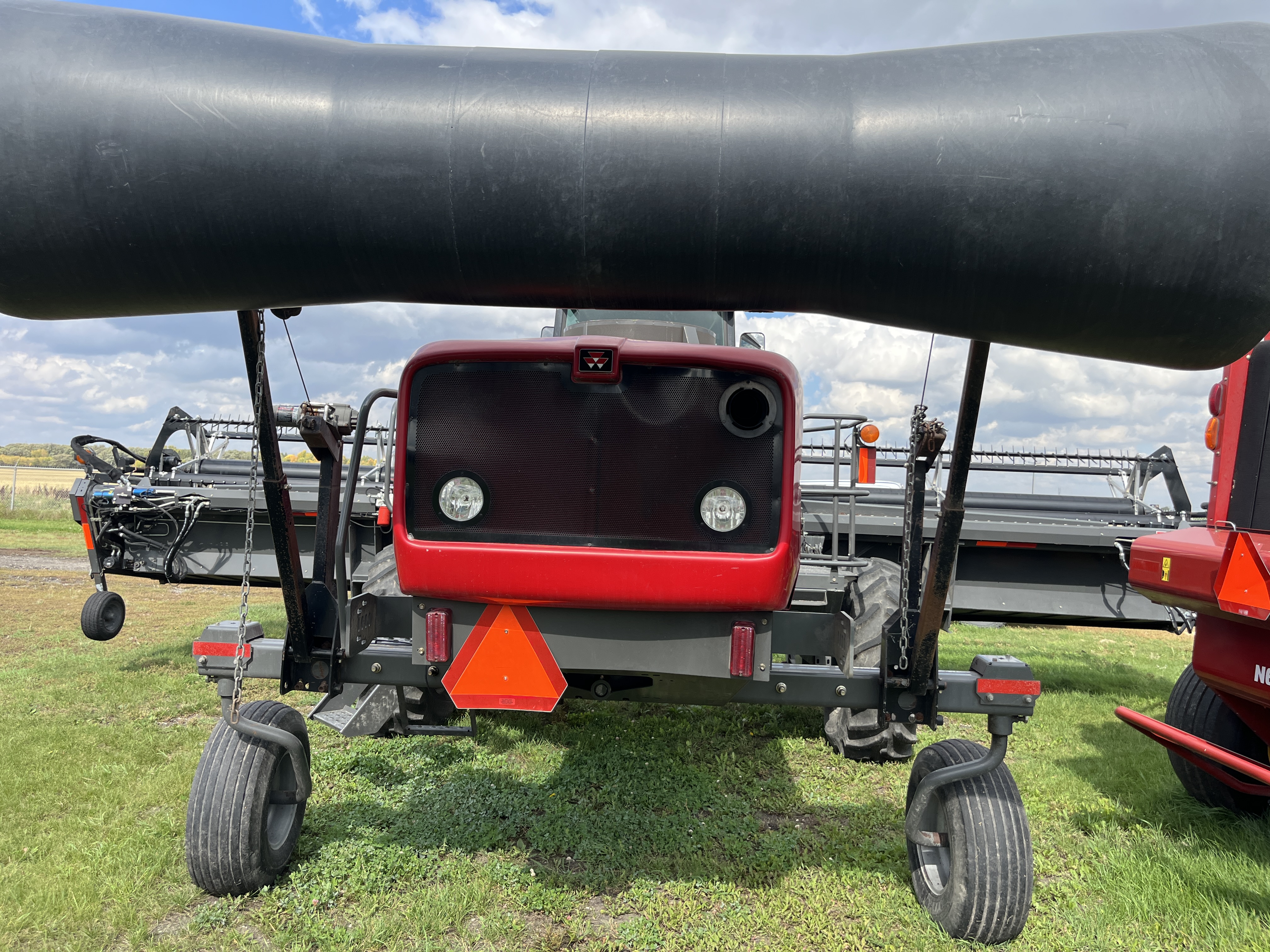 2011 Massey Ferguson 9430 Windrower