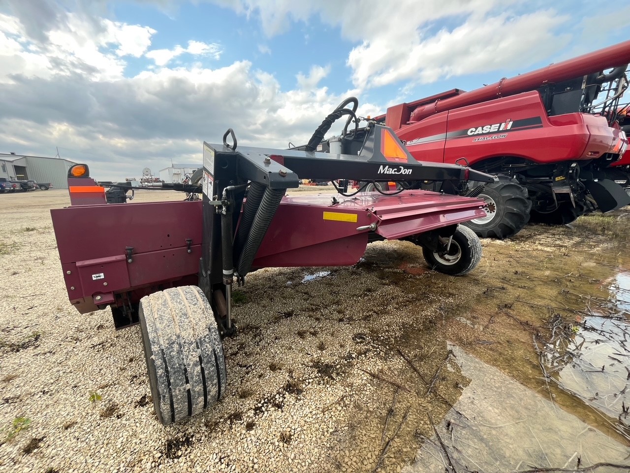 2012 MacDon R85 Mower Conditioner