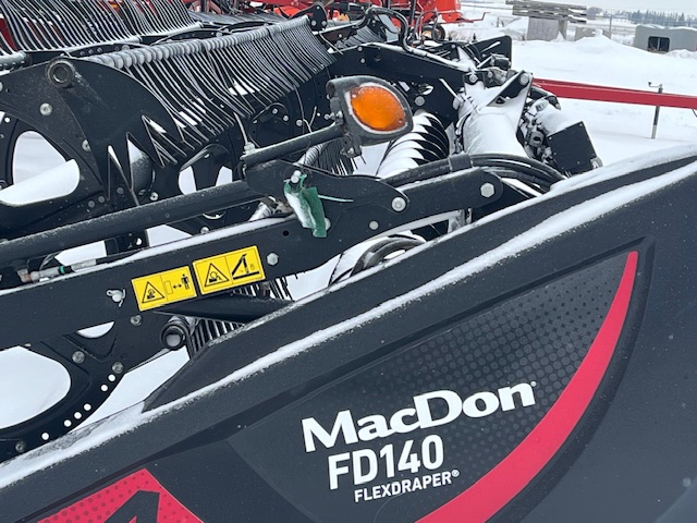 2018 MacDon FD140 Header Combine