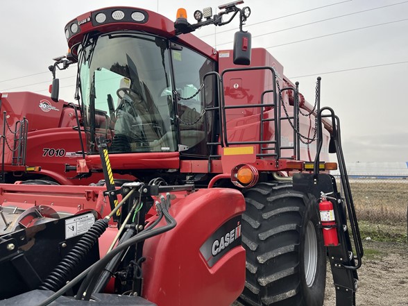 2008 Case IH 7010 Combine