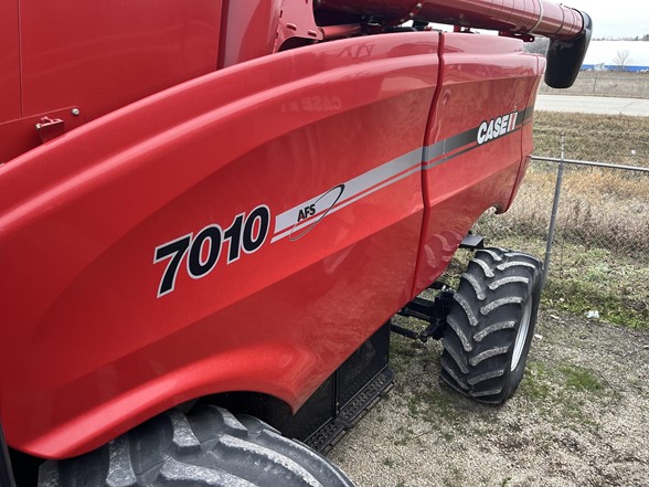 2008 Case IH 7010 Combine