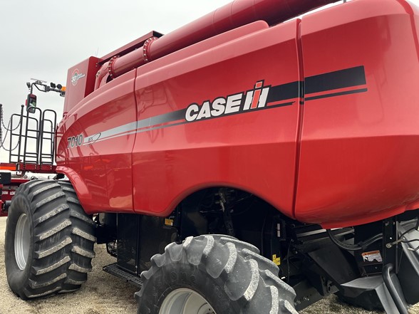2008 Case IH 7010 Combine
