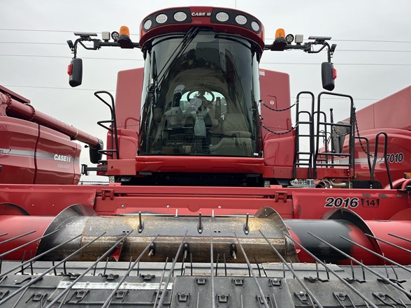 2008 Case IH 7010 Combine