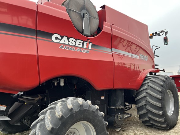 2008 Case IH 7010 Combine