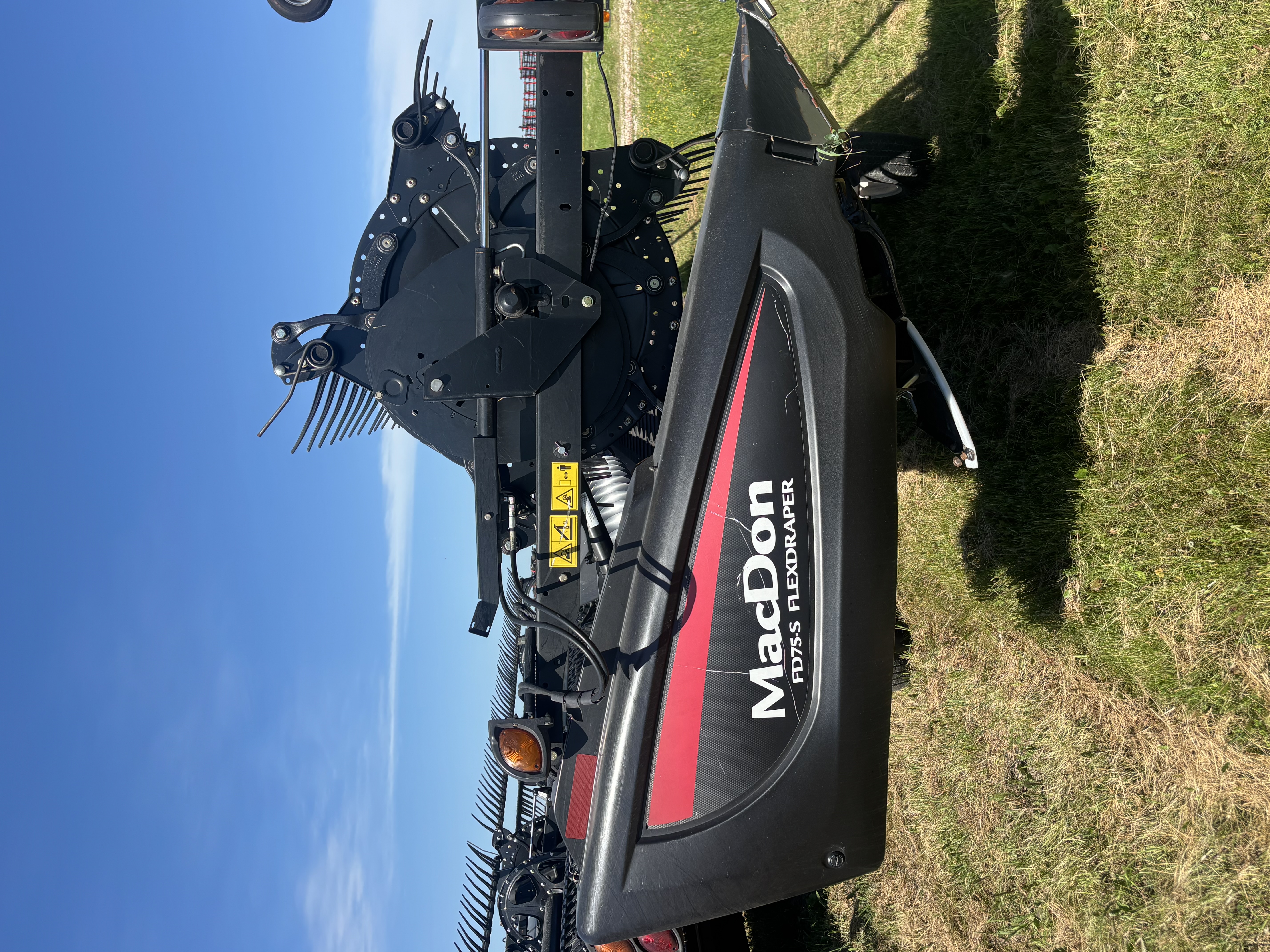 2016 MacDon FD75 Header