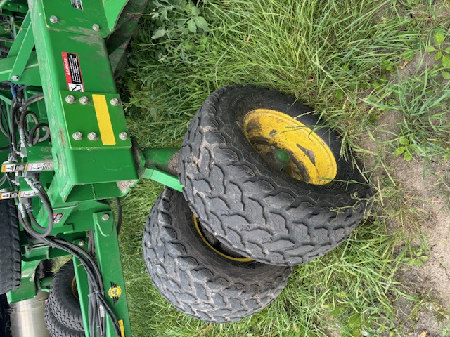 2011 John Deere 1895 Air Seeder