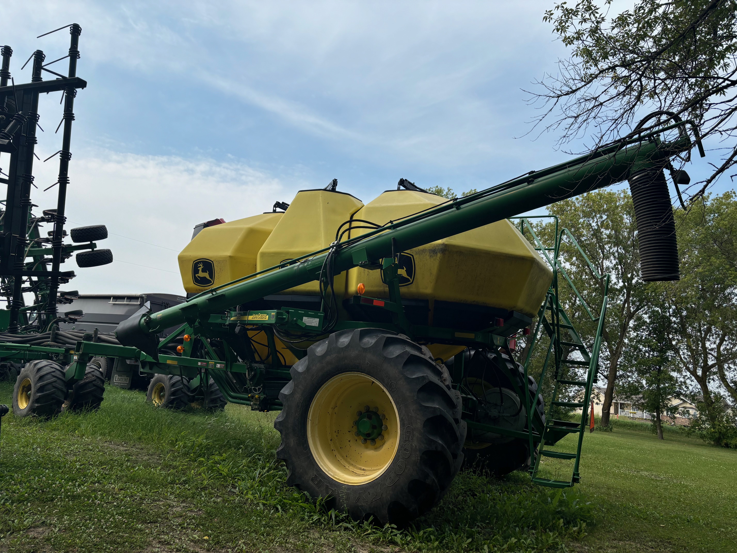 2011 John Deere 1895 Air Seeder
