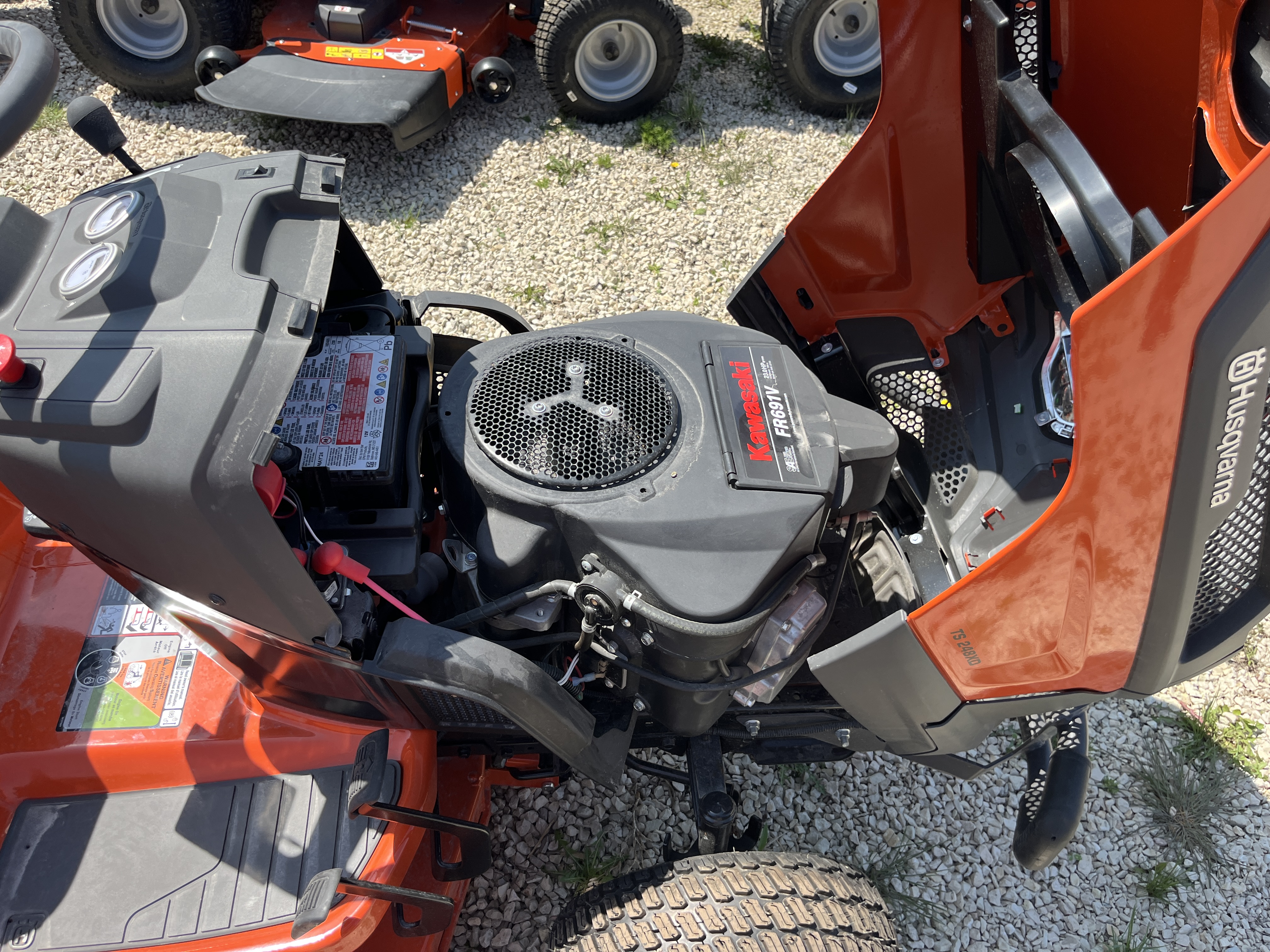 2024 Husqvarna TS248XD Mower/Riding