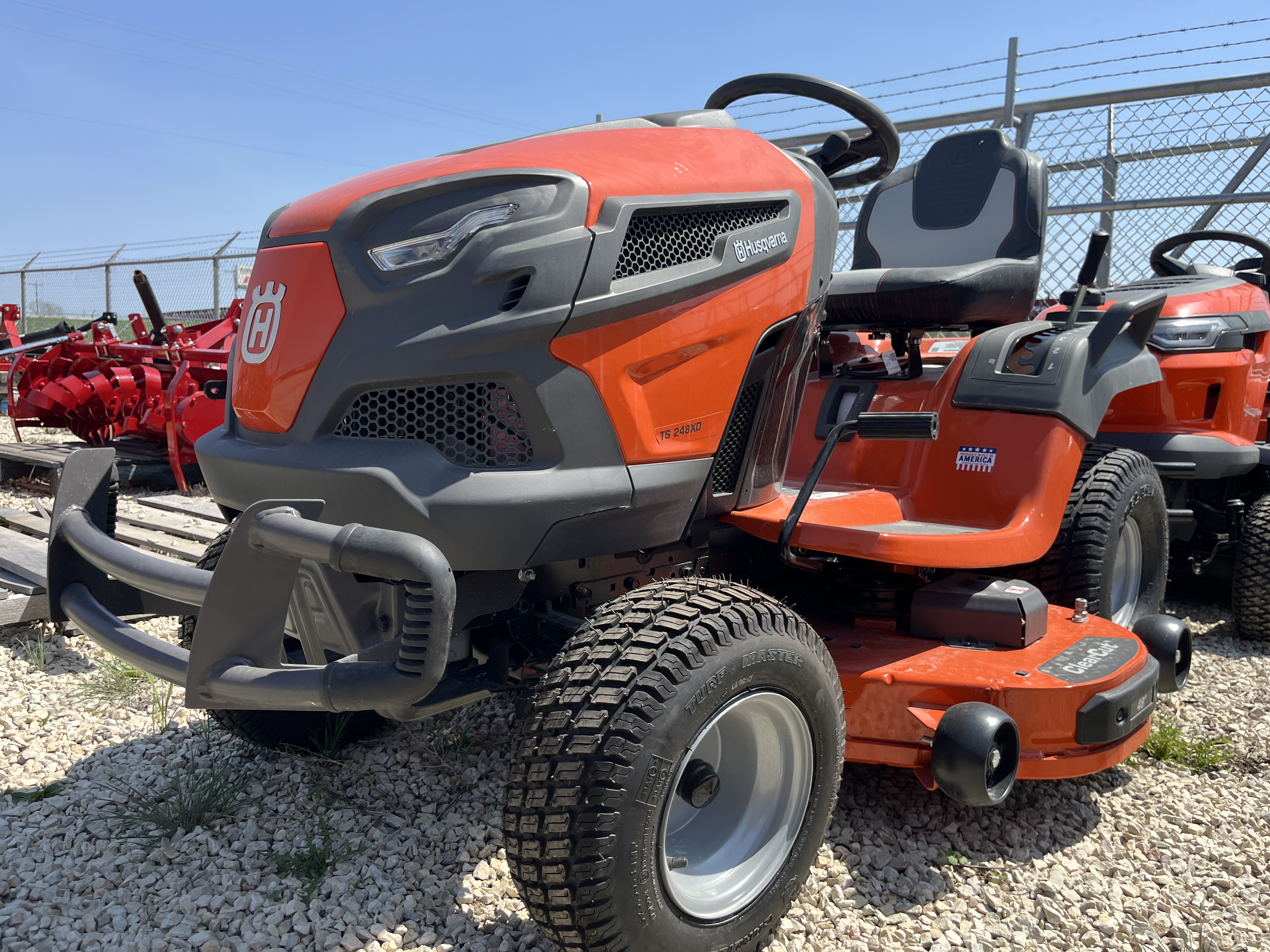 2024 Husqvarna TS248XD Mower/Riding