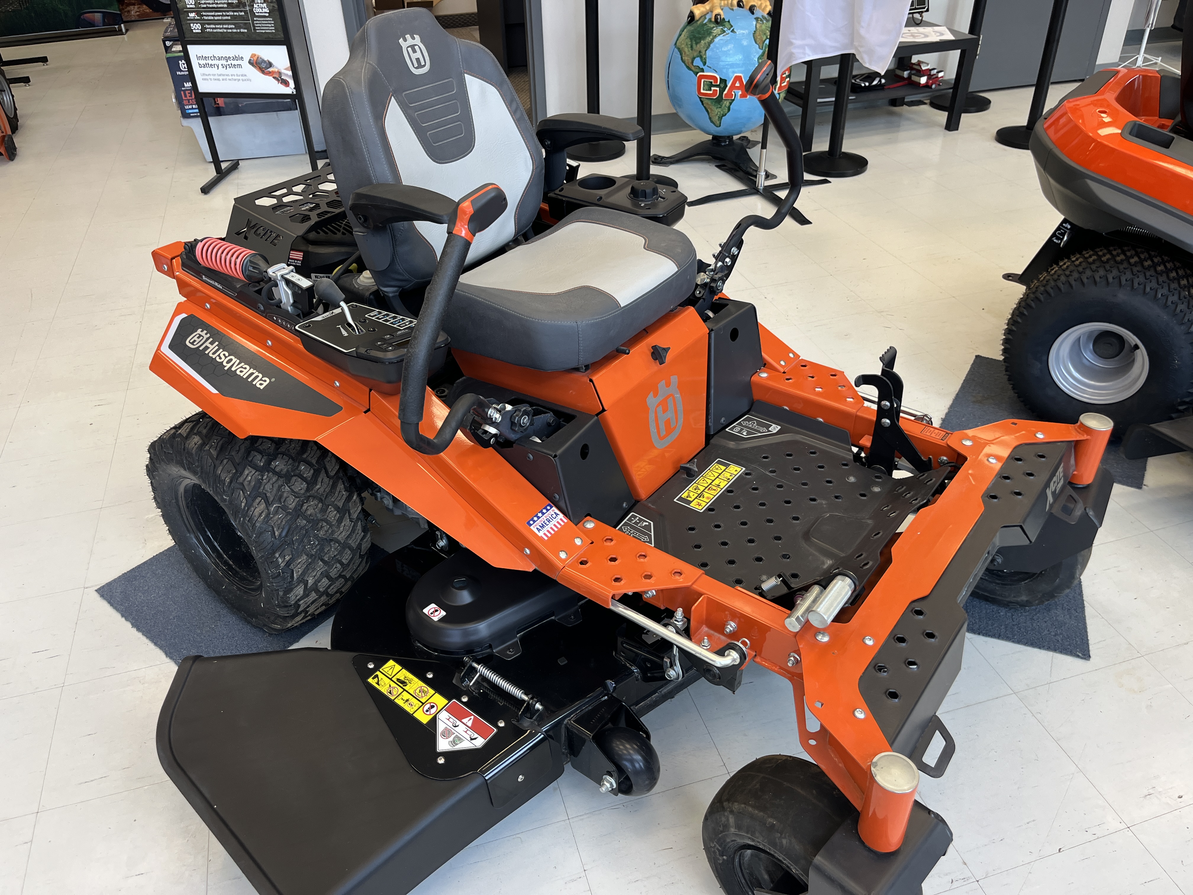 2024 Husqvarna XCITE Z350 Mower/Zero Turn