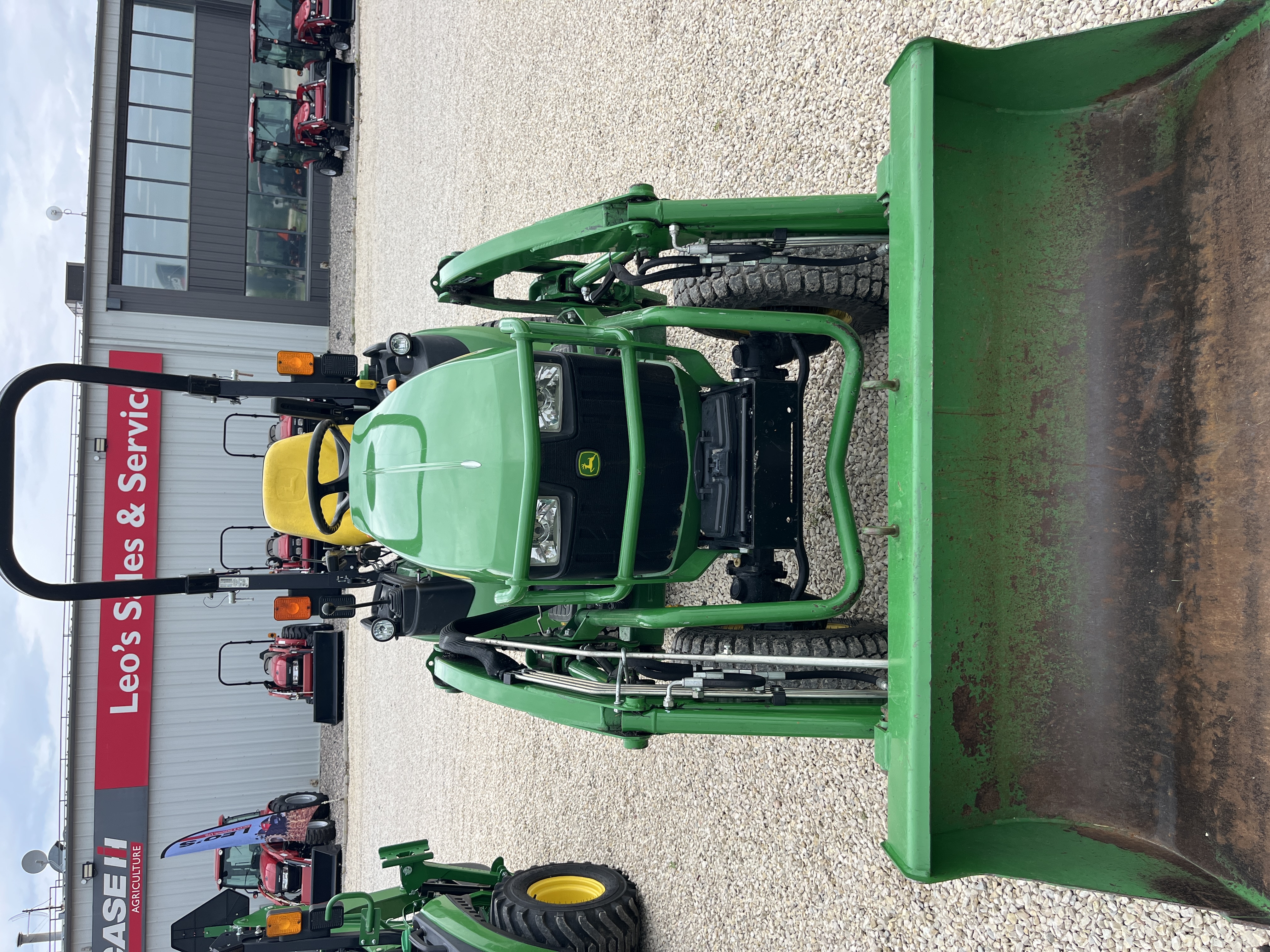 2018 John Deere 2025R Tractor