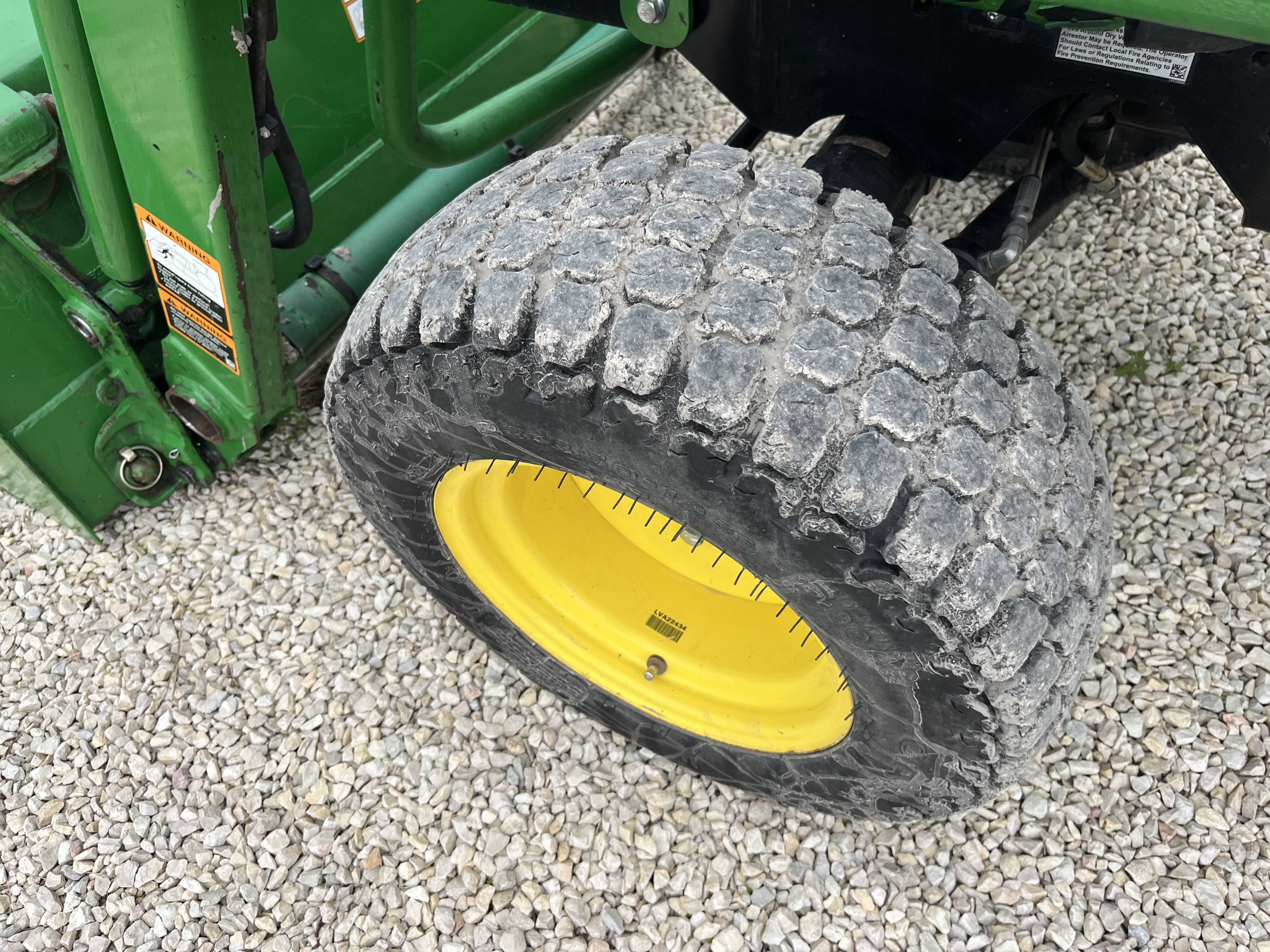2018 John Deere 2025R Tractor