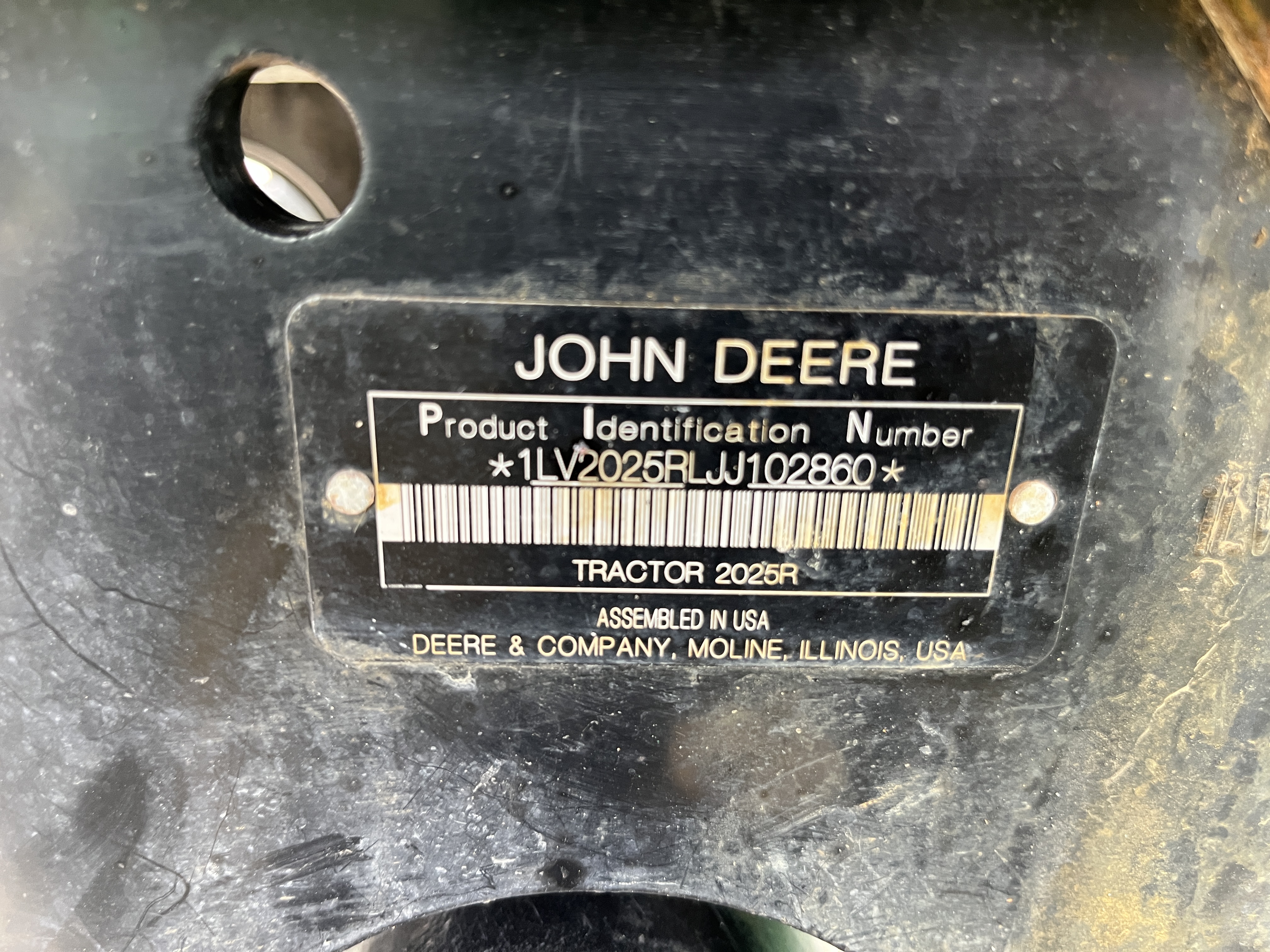 2018 John Deere 2025R Tractor