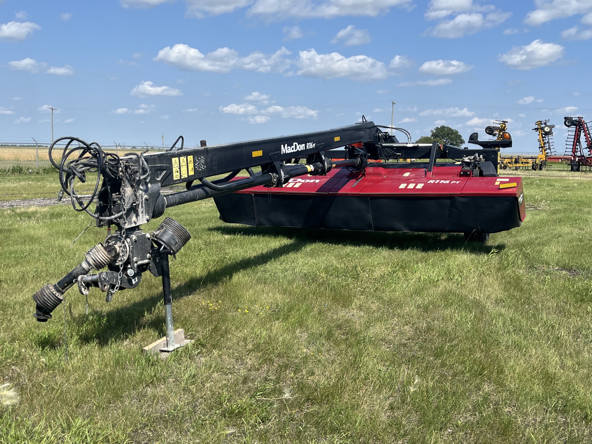 2017 MacDon R116PT Mower Conditioner/Disc