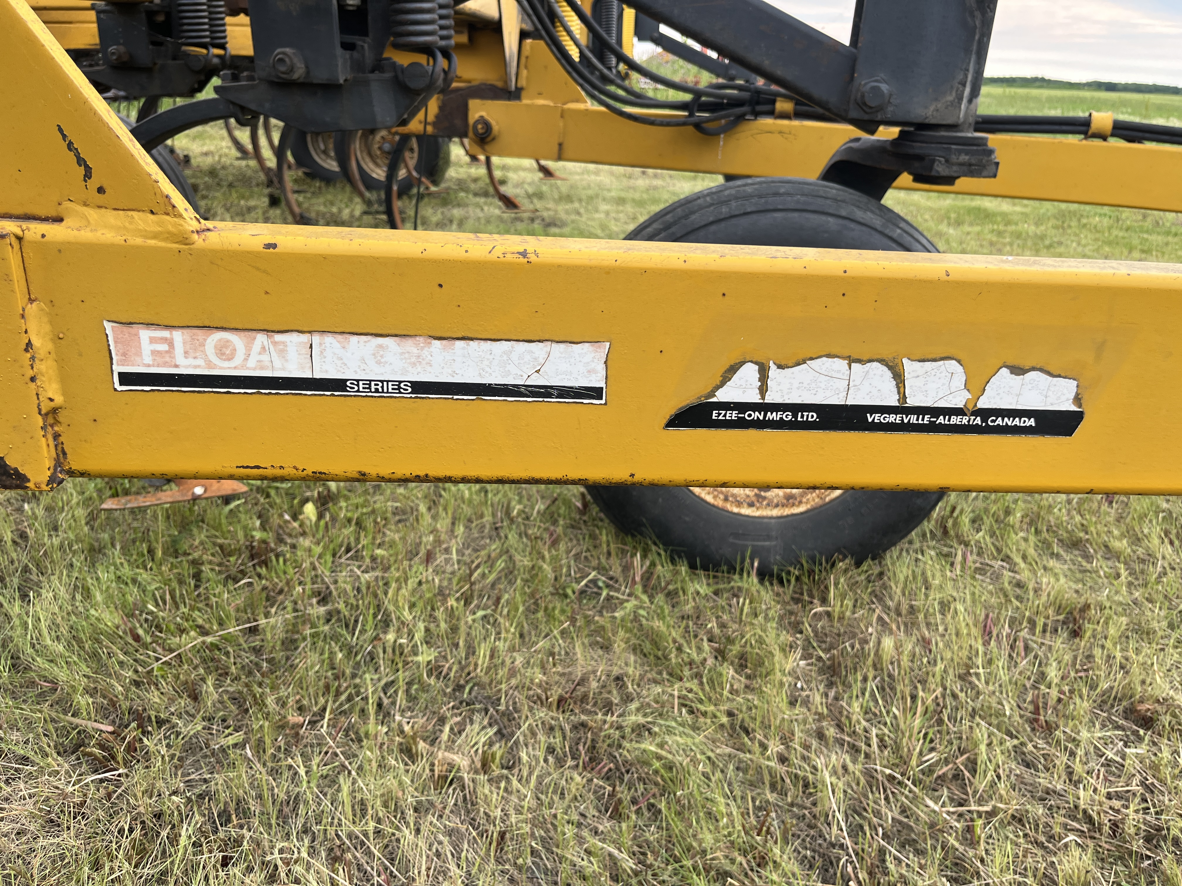 1990 Ezee-On 7400 Field Cultivator